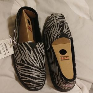 New Bobs by Skechers Slip ons black/silver size 10